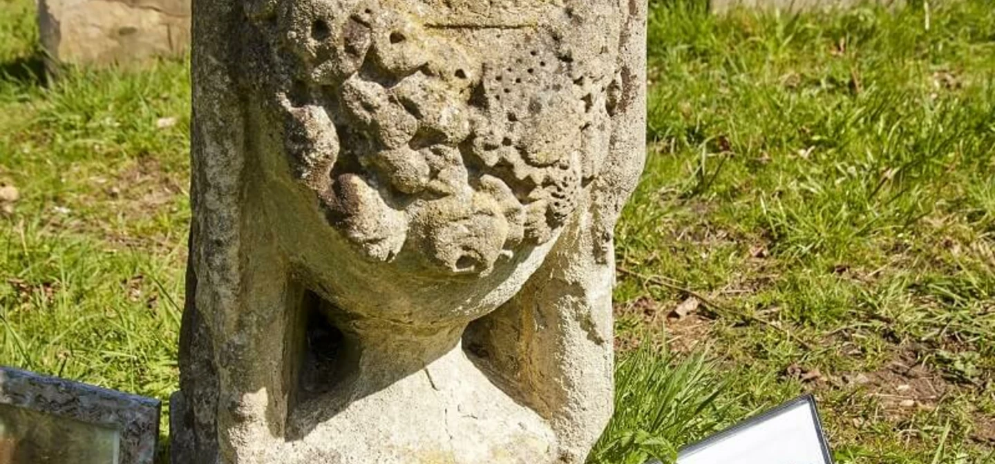 Luisa Casati’s memorial urn