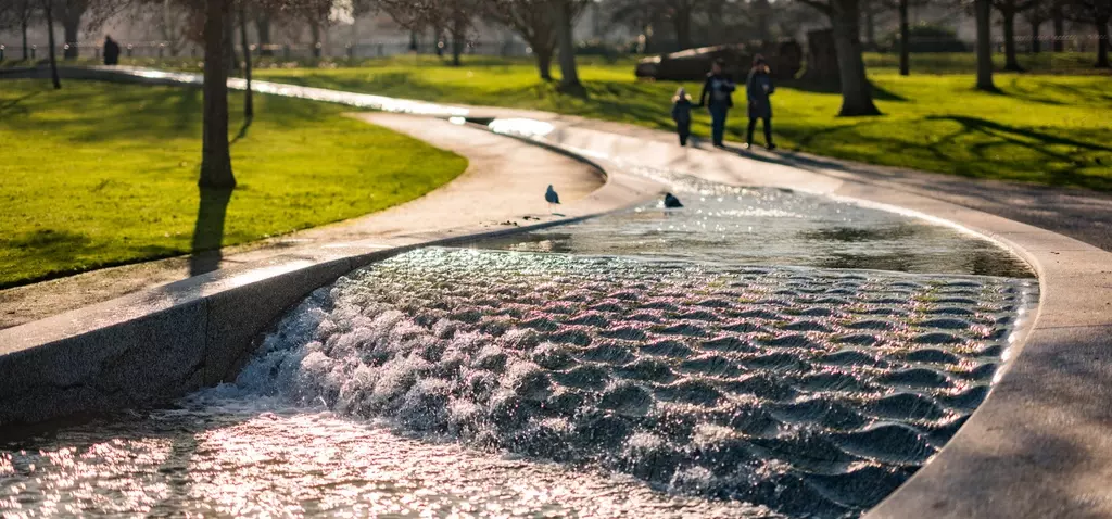 Diana Memorial Fountain in winter