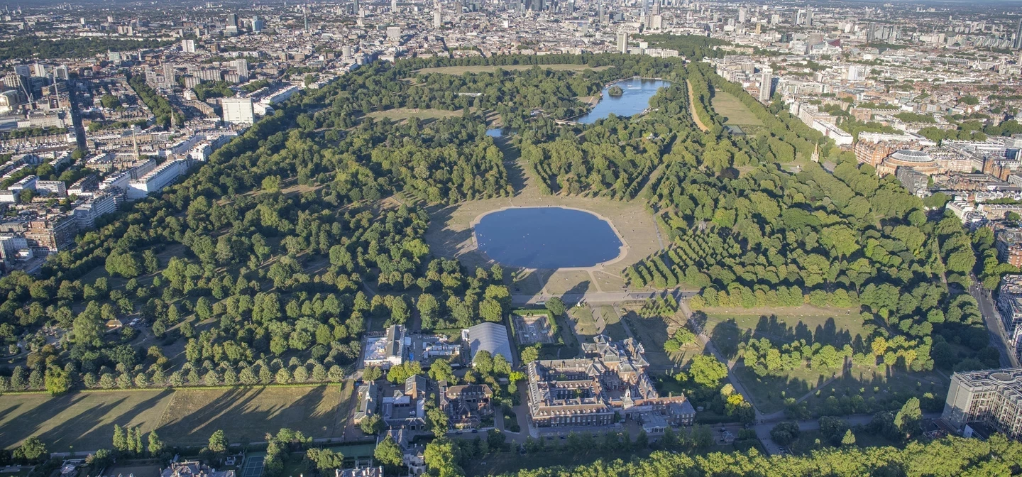 Aerial photo of Kensington Palace, Kensington Gardens and Hyde Park