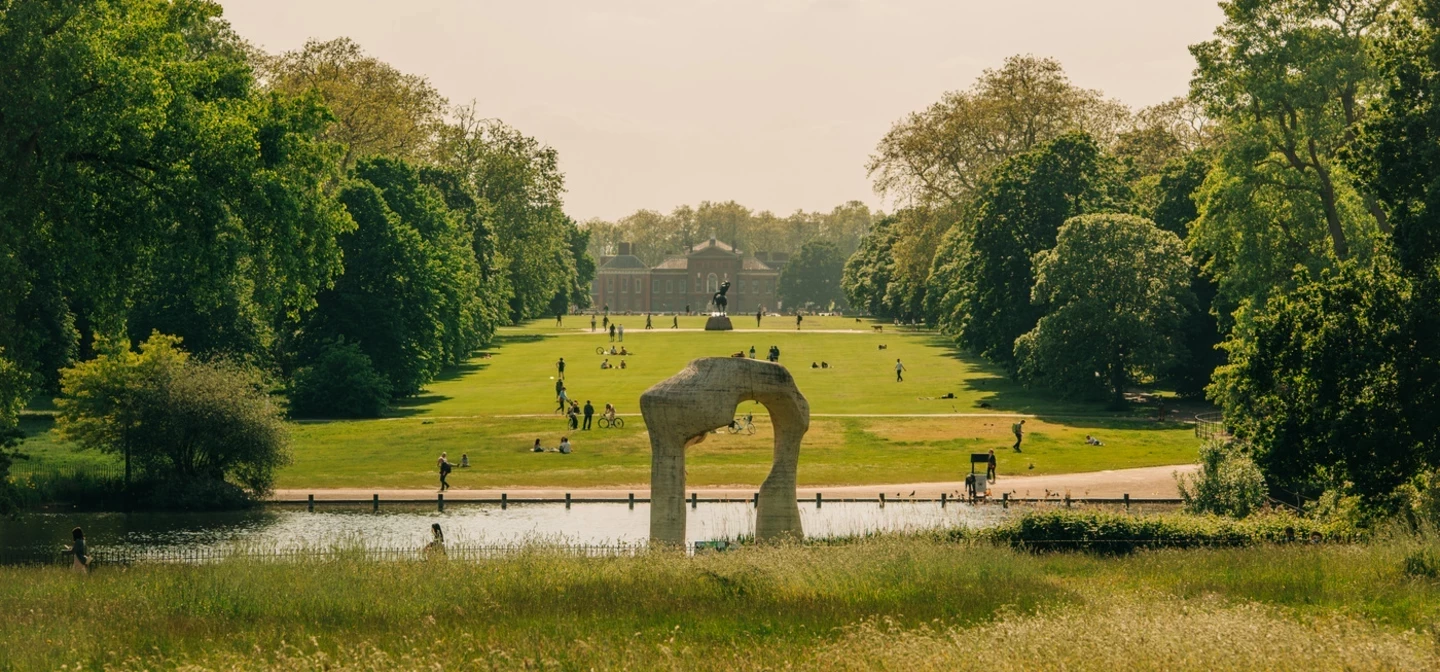 Wide shot of Kensington Gardens