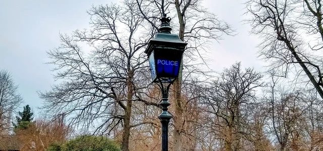 Illuminated police gas lamp