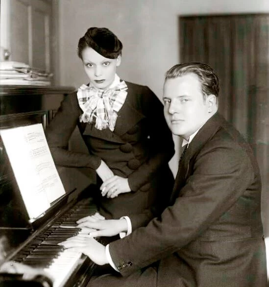 Constant and Flo Lambert in 1933