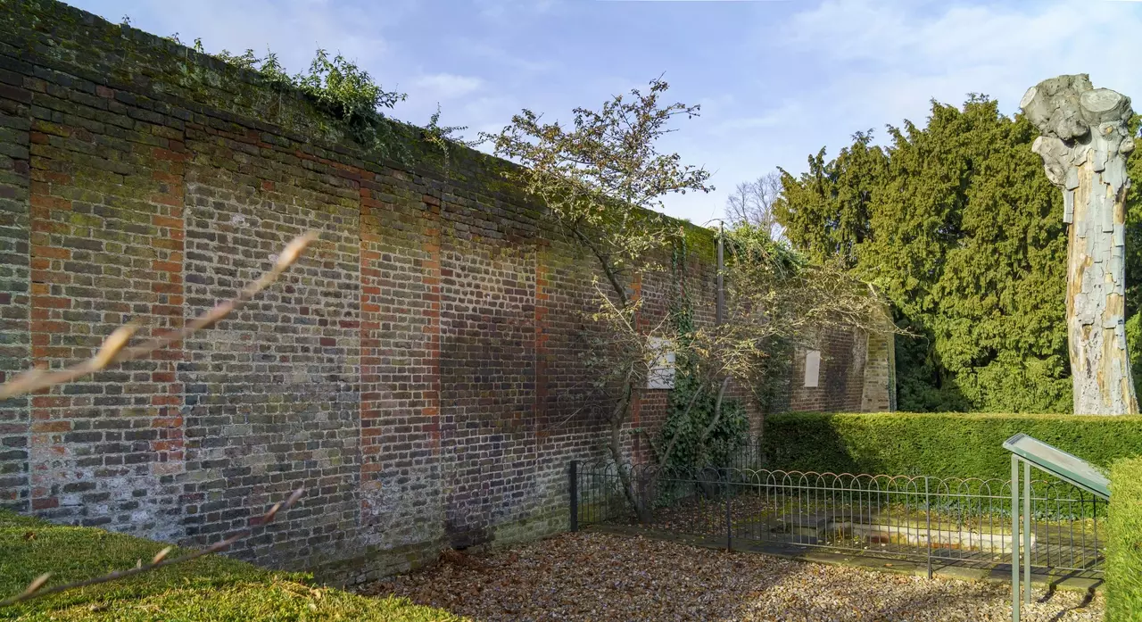The stretch of park wall that used to form part of Montagu House