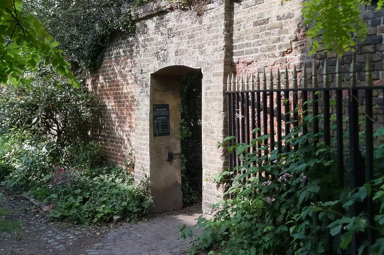 Crooms Hill Gate