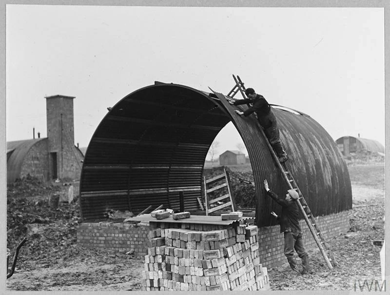 Construction of a Nissen hut