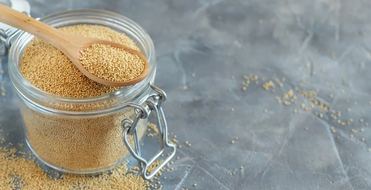 Raw amaranth seeds